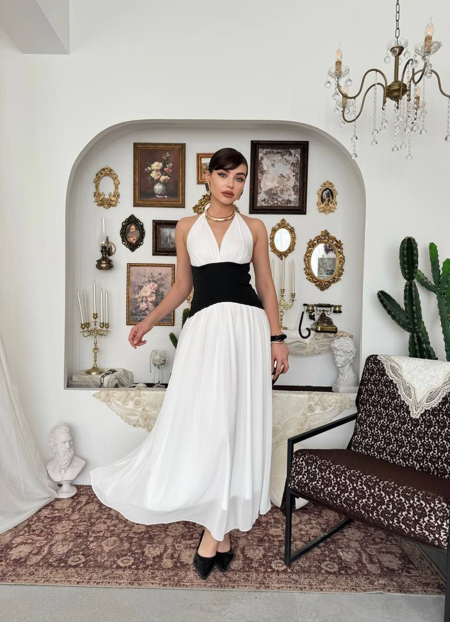Dream Fashion Black and White Maxi Dress – Elegant Halter Neck Statement Dress